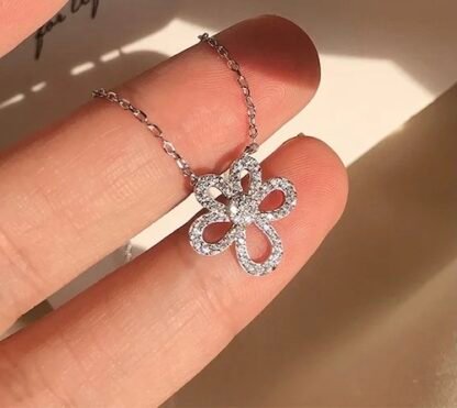 Collier fleur zircon argent