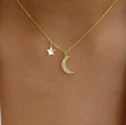 Collier lune tendance