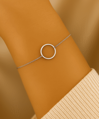 Bracelet cercle argenté pour femme en acier inoxydable, porté au poignet