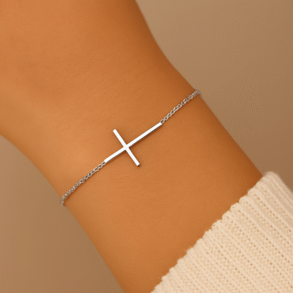 bracelet minimaliste croix femme