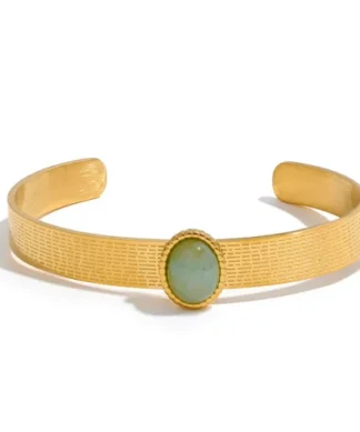 Bracelet jonc pierre verte – jonc doré texturé avec pierre ovale