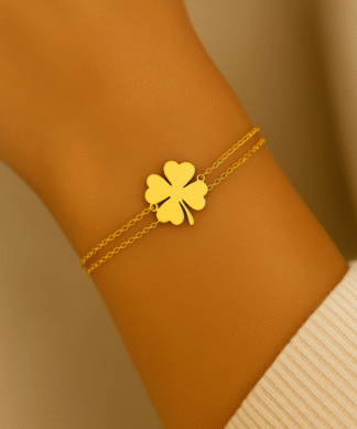 bracelet double rang avec trèfle à quatre feuilles