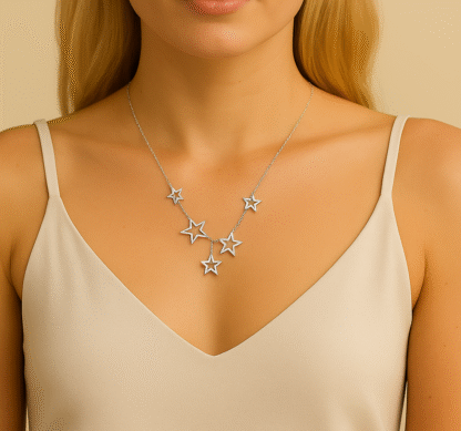 collier avec etoiles vides en acier inoxydable