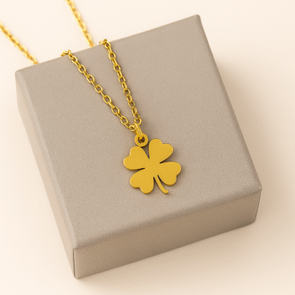 collier avec pendentif trèfle pour femme
