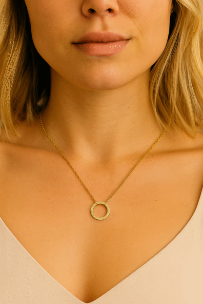 collier avec pendentif cercle en acier inoxydable