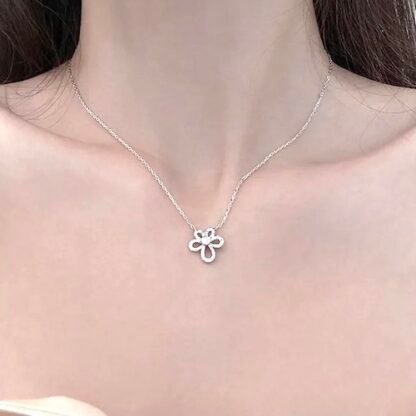 Collier fleur zircon argent