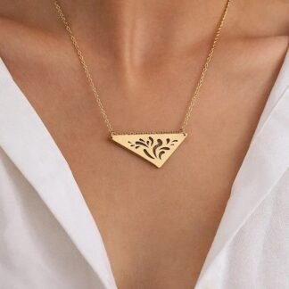 collier pendentif triangle