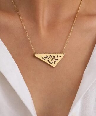 collier pendentif triangle
