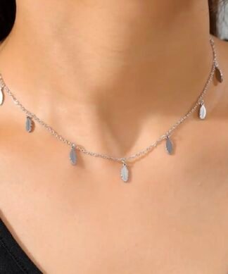 Collier ras du cou plume