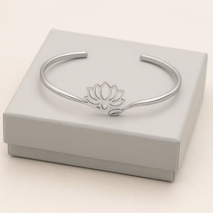 Bracelet jonc argenté avec fleur de lotus en acier inoxydable