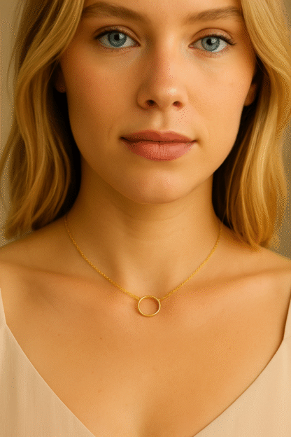 Collier ras du cou cercle doré à l’or fin pour femme, style minimaliste ras du cou