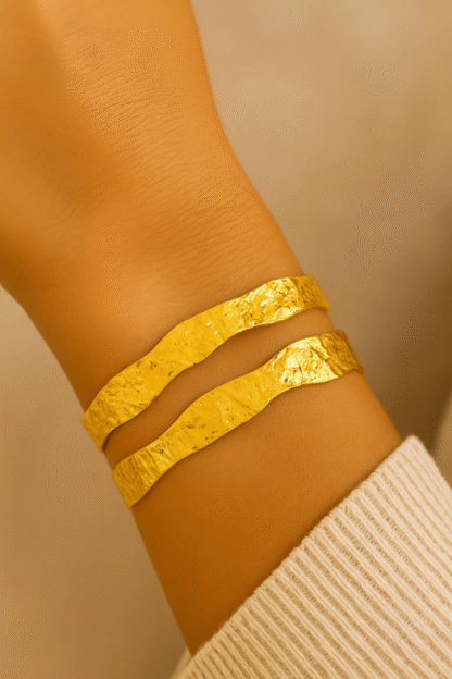 bracelet manchette metal martelé pour femme