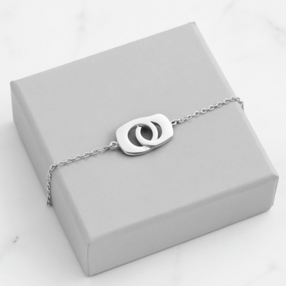 bracelet argenté avec menottes