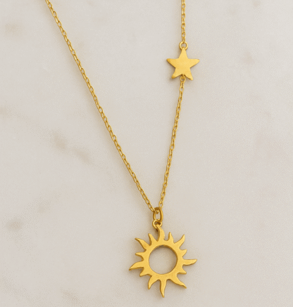 collier chaine fine avec pendentif soleil original